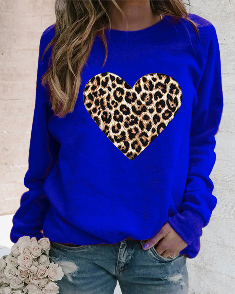 Tatjana – Sudadera de leopardo con diseño de corazón