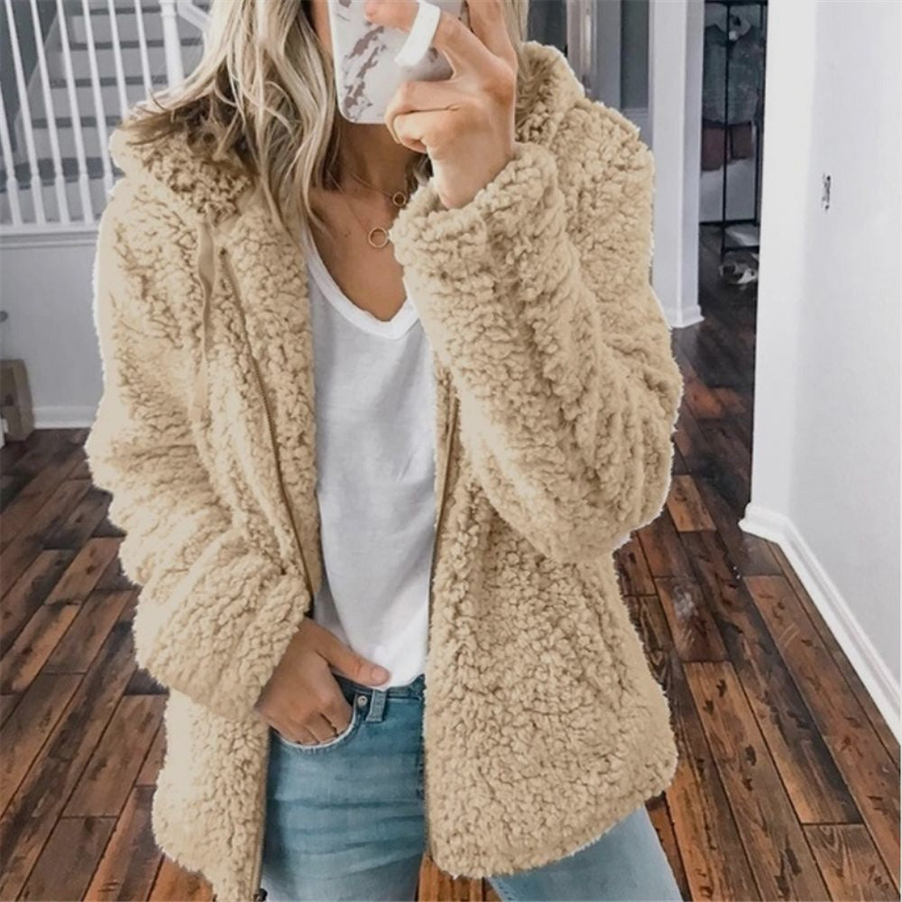 Celandine – Abrigo de peluche con capucha