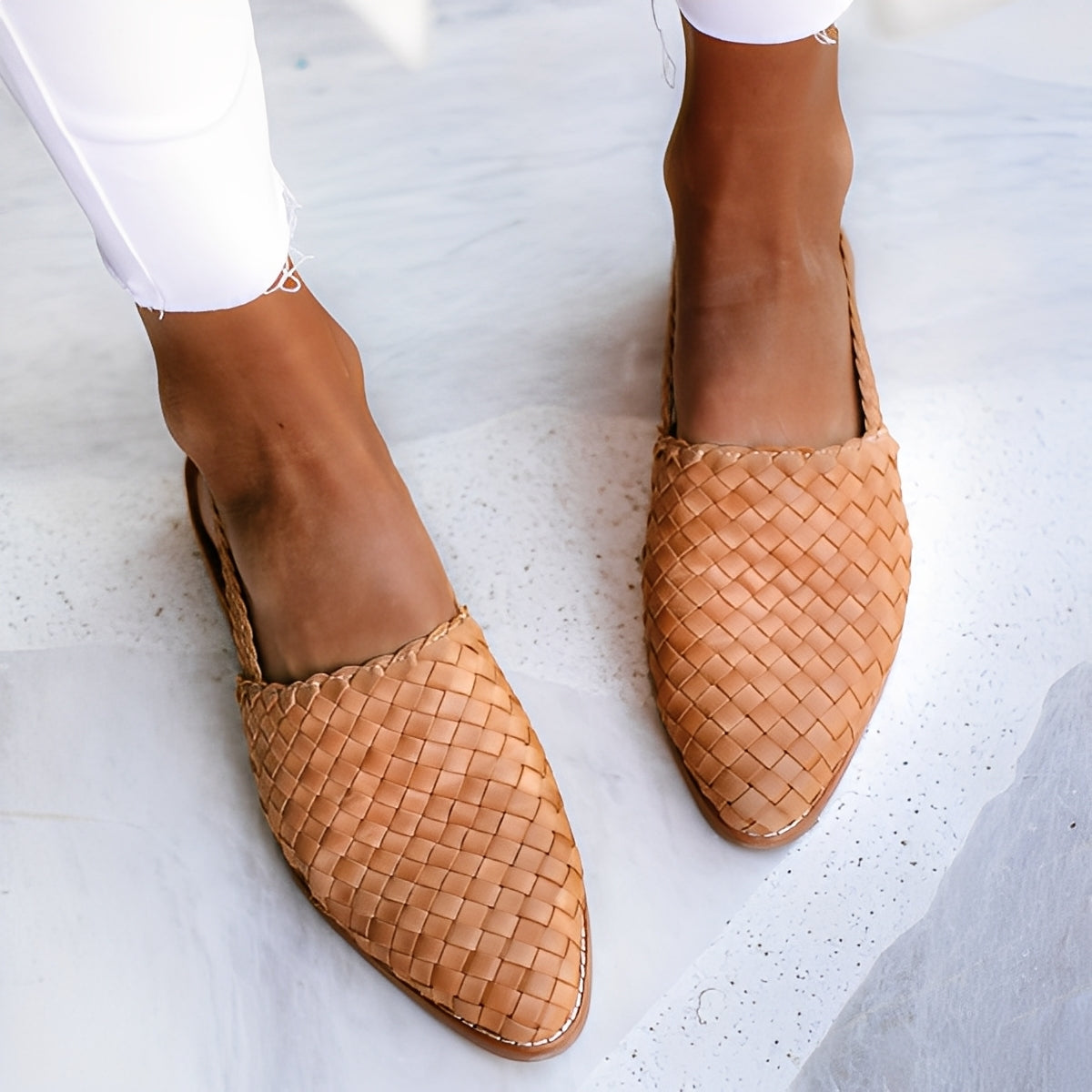 Dolores - Sandalias bajas de cuero trenzado para mujer