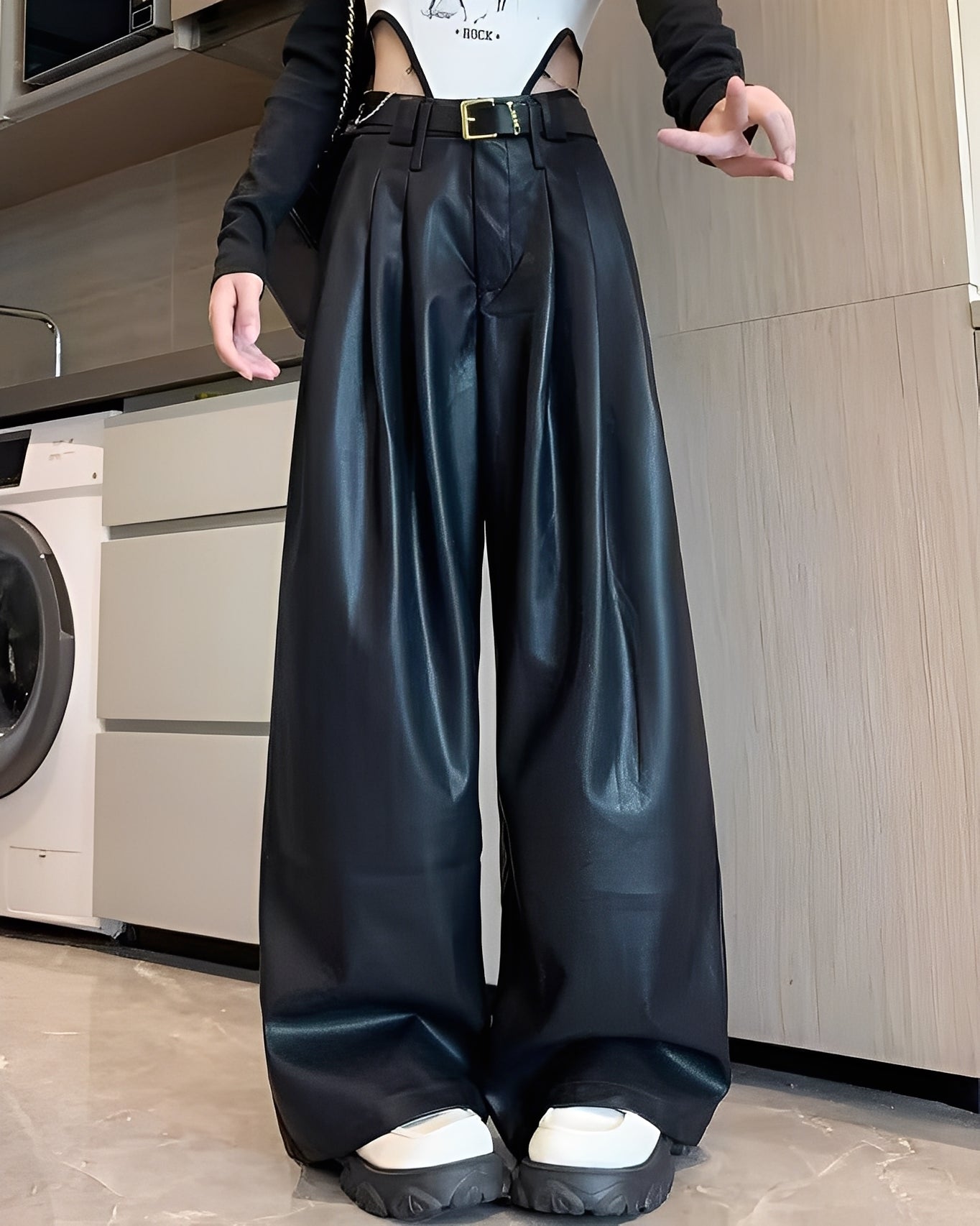 Lora - Pantalón Clásico de Cuero con Tiro Alto para Mujeres