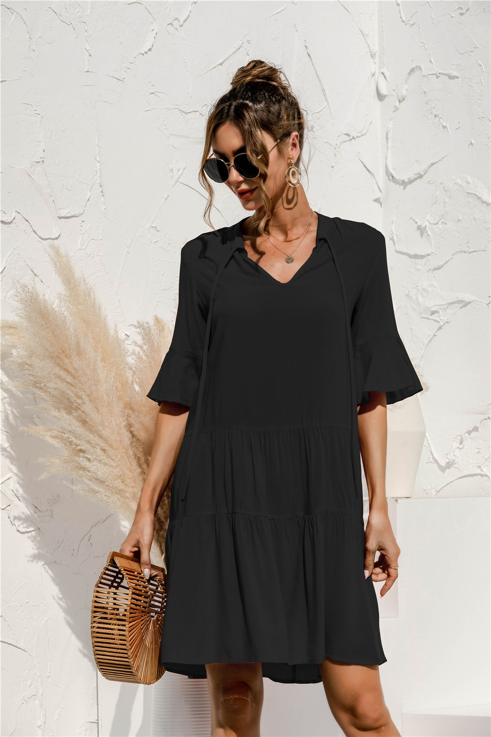 Nila – Mini vestido de verano con corte en la cintura