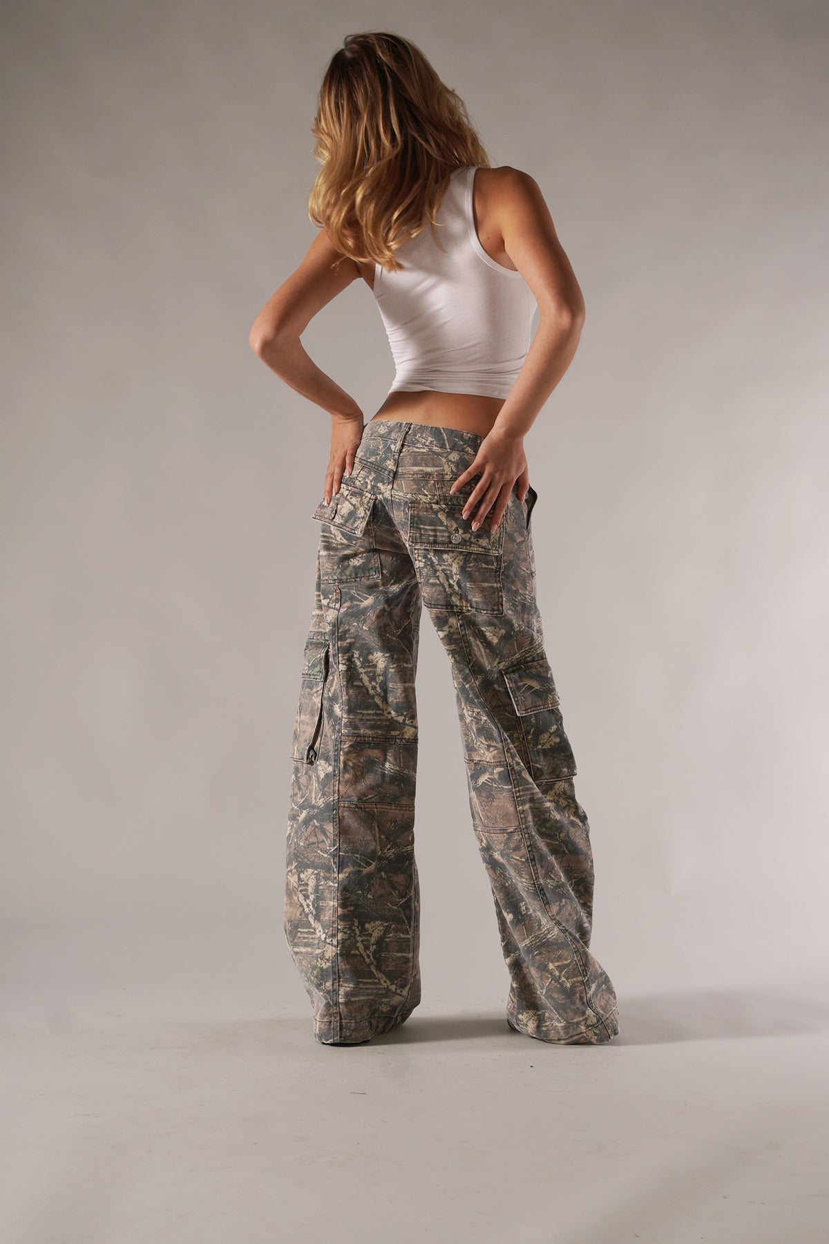 Odette – Pantalones cargo unisex en camuflaje
