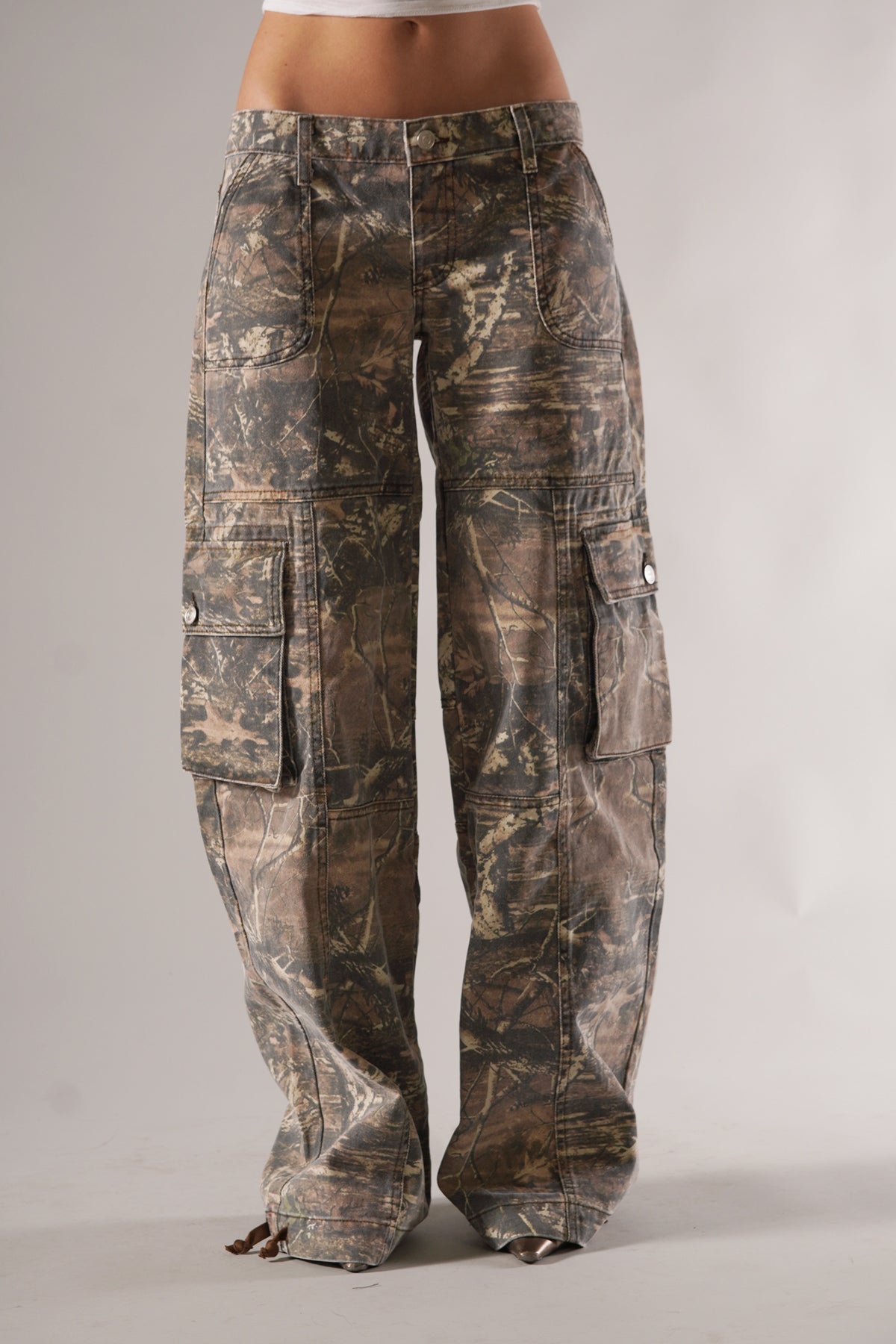 Odette – Pantalones cargo unisex en camuflaje