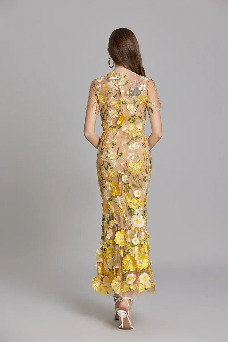 Elina – Vestido Maxi Bordado sin Mangas