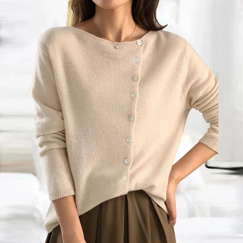 Zuri – Suéter Elegante con Botones