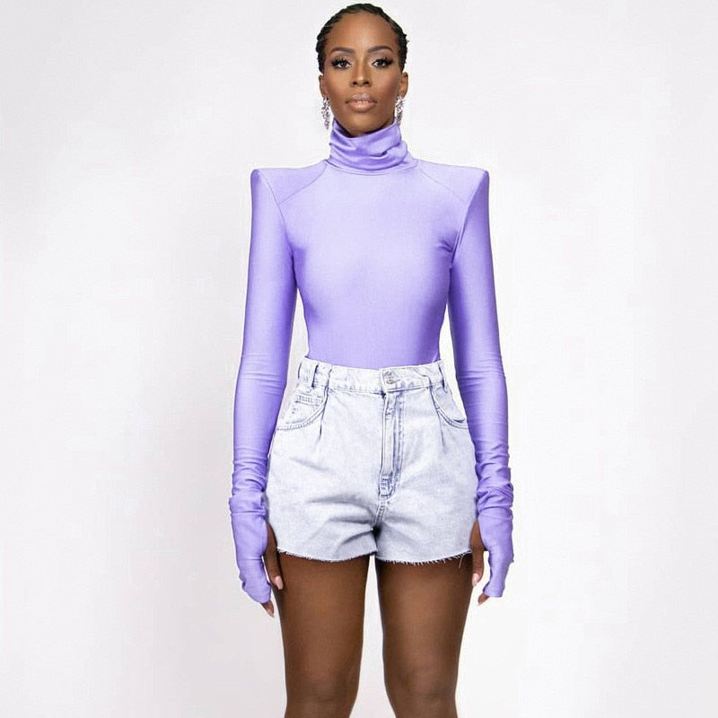 Ksenia – Bodysuit de cuello alto con hombreras