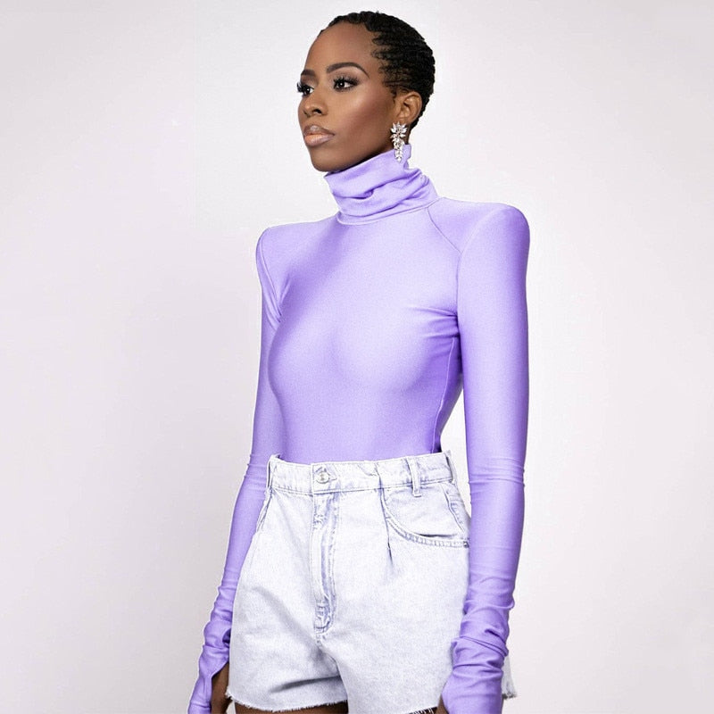 Ksenia – Bodysuit de cuello alto con hombreras