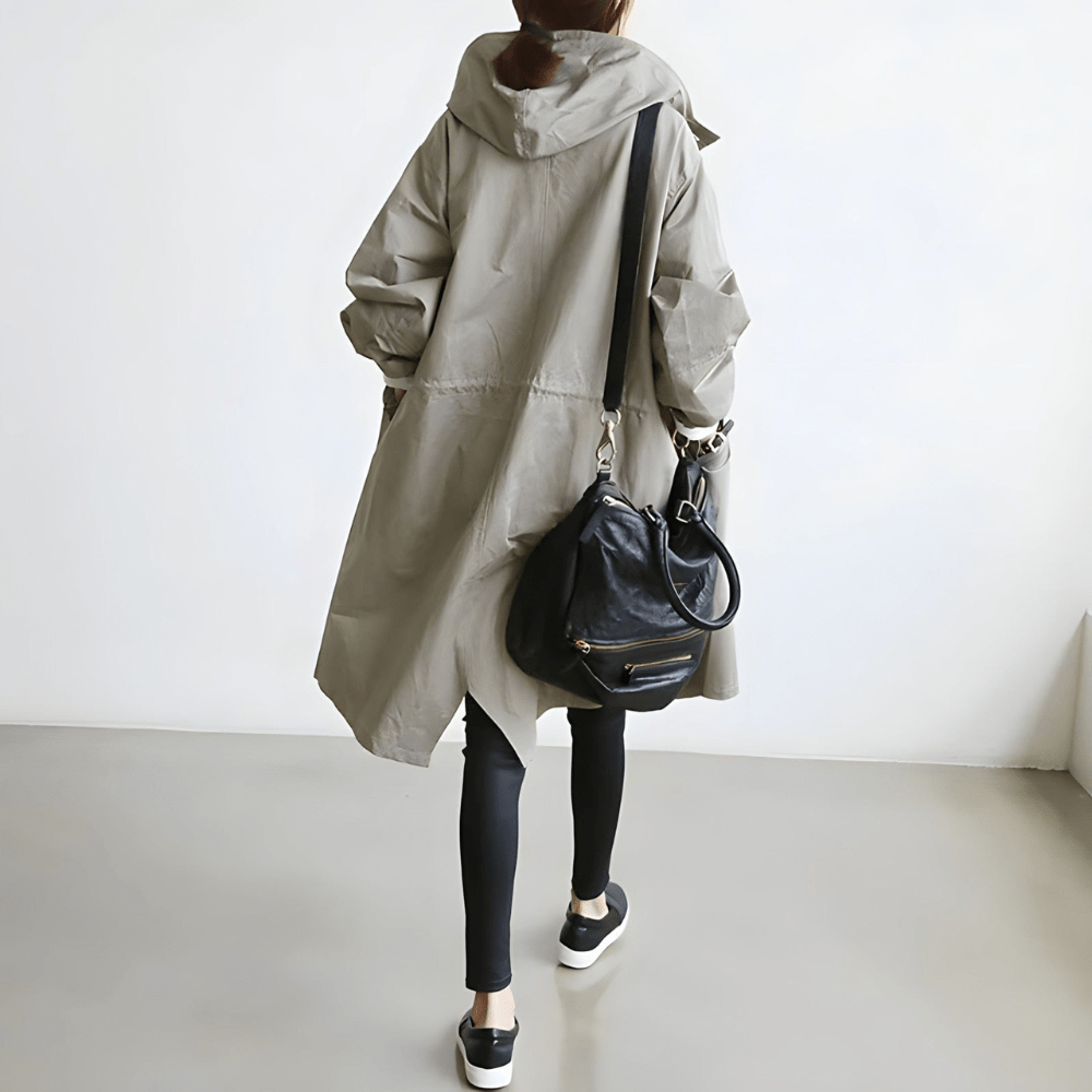 Emma – Ligera Chaqueta con Capucha