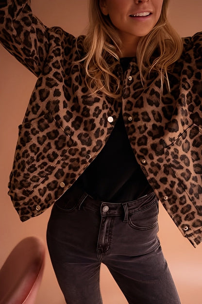 Lea – Chaqueta Bomber de Leopardo