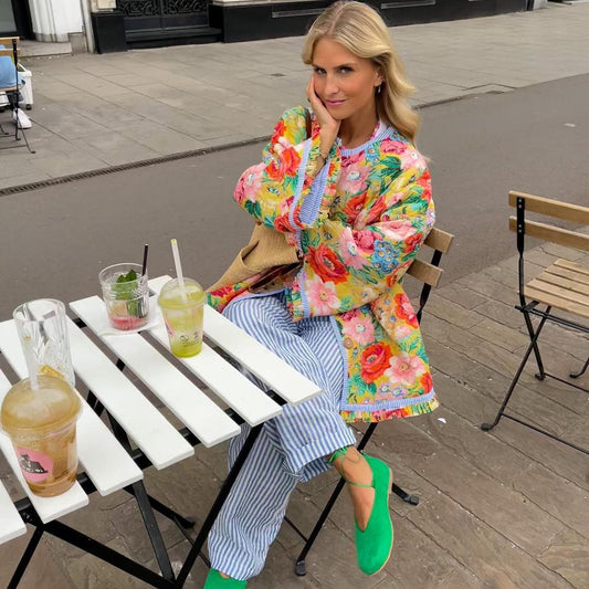 Elena – Chaqueta Acolchada Floral