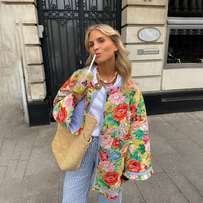 Elena – Chaqueta Acolchada Floral
