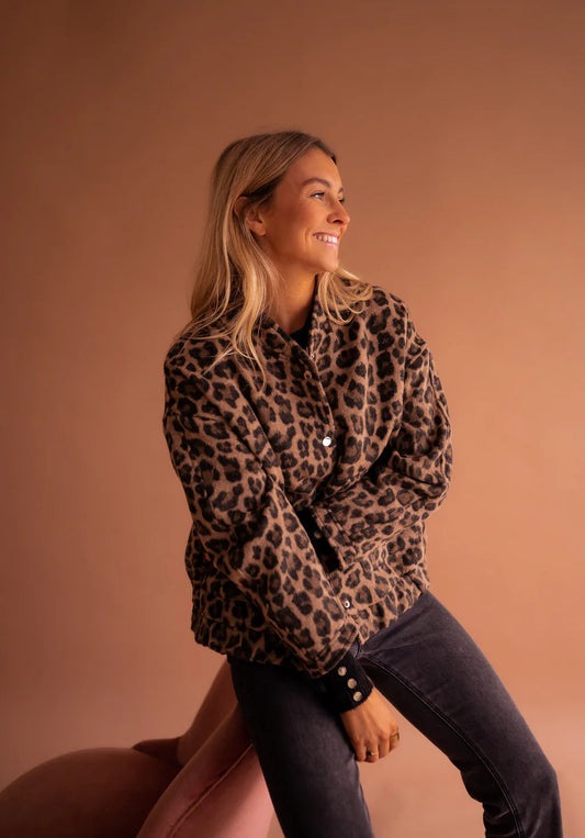 Lea – Chaqueta Bomber de Leopardo