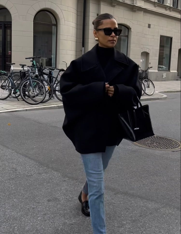 Elena – Abrigo Oversize de Lana Mezclada Doble-Breasted
