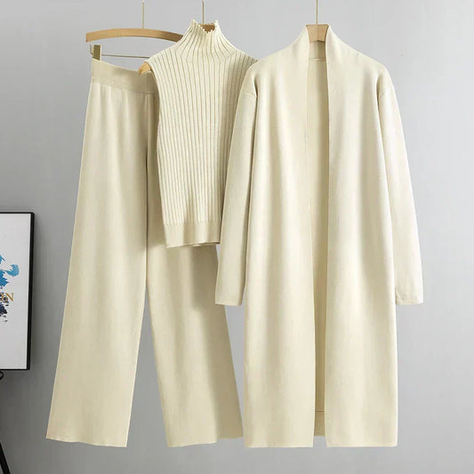 Zara – Cómodo Conjunto de Invierno de Tres Piezas para Mujeres