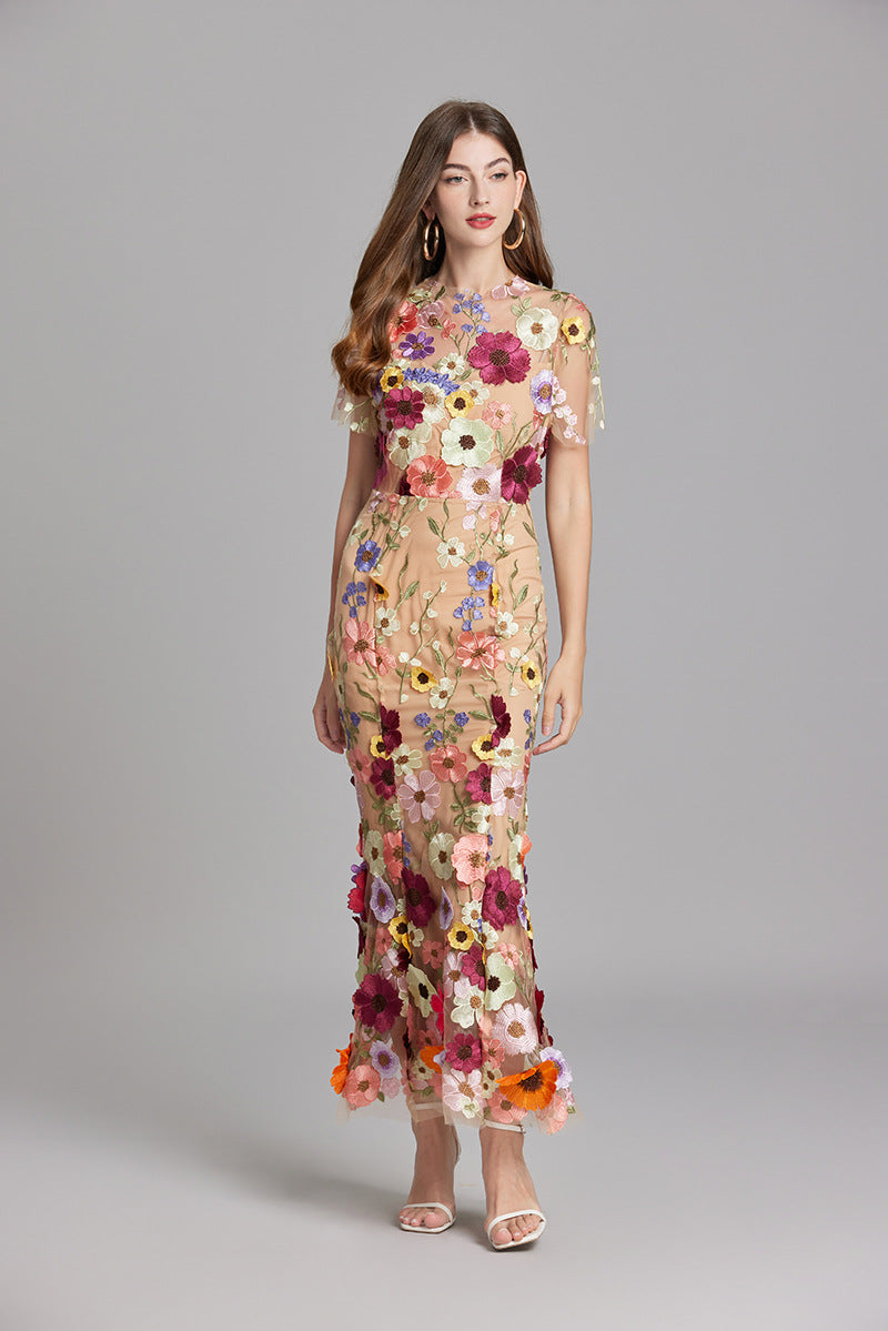 Elina – Vestido Maxi Bordado sin Mangas