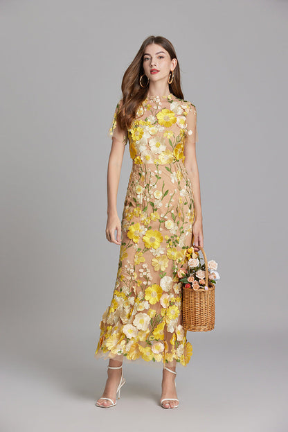 Elina – Vestido Maxi Bordado sin Mangas