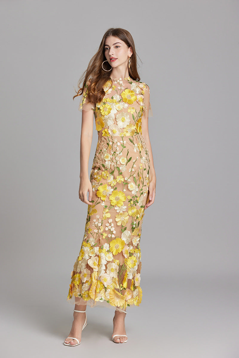 Elina – Vestido Maxi Bordado sin Mangas