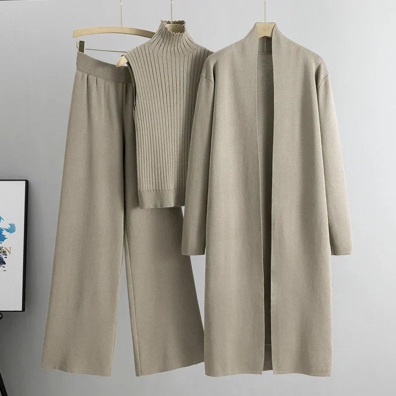 Zara – Cómodo Conjunto de Invierno de Tres Piezas para Mujeres