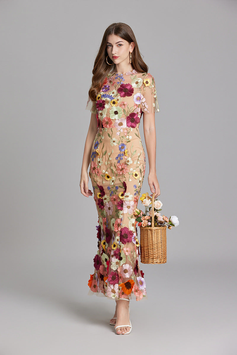 Elina – Vestido Maxi Bordado sin Mangas