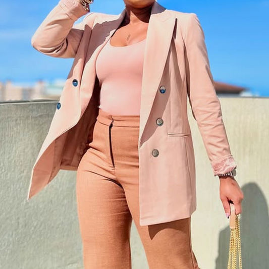 Blazer Rosa Elegante con Botones