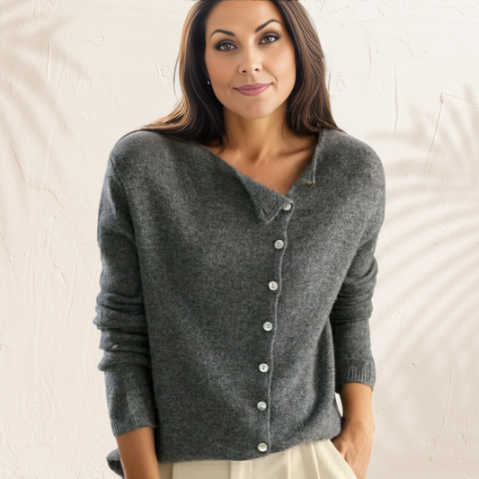 Zuri – Suéter Elegante con Botones