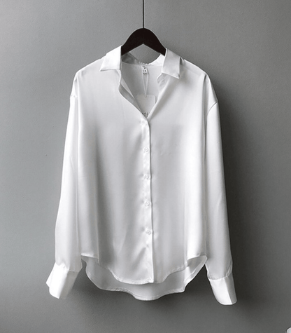 Magnolia – Blusa de satén con botones