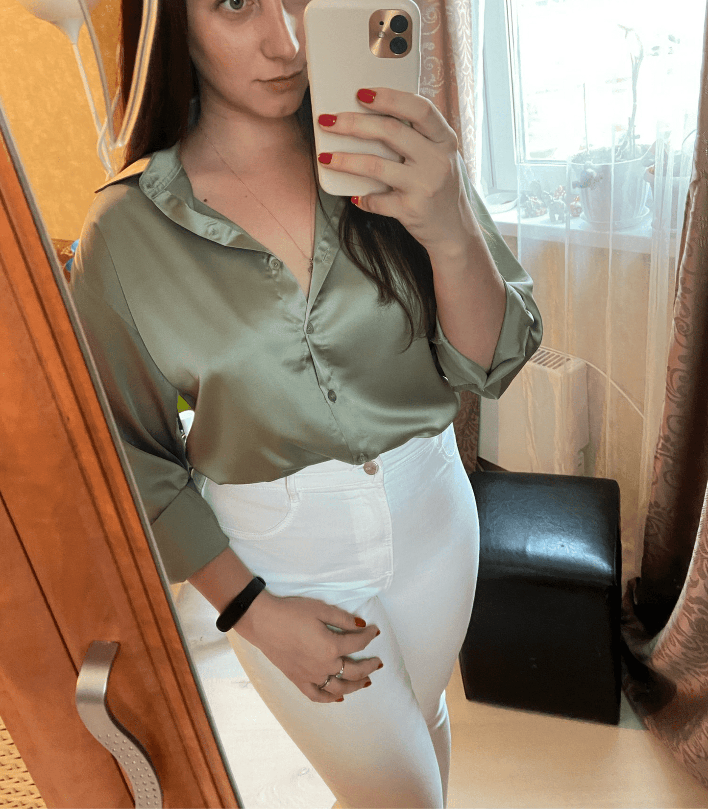 Magnolia – Blusa de satén con botones