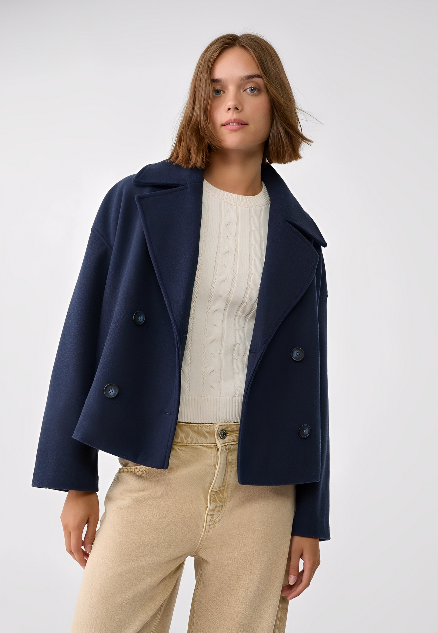 Claire – Elegante Chaqueta Corta con Doble Botonadura