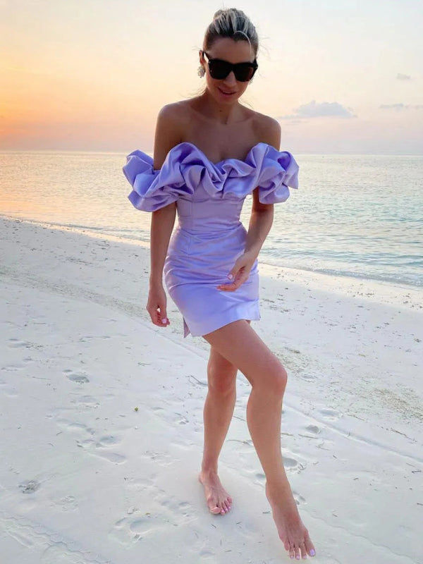 Waverly - Vestido satinado con volante sin hombros