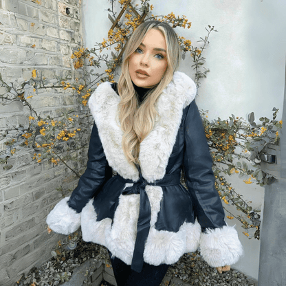 Paz – Elegante Abrigo de Piel