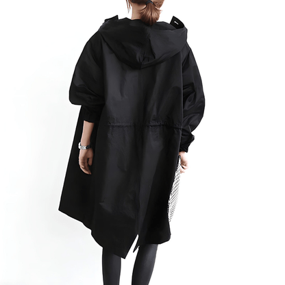 Emma – Ligera Chaqueta con Capucha