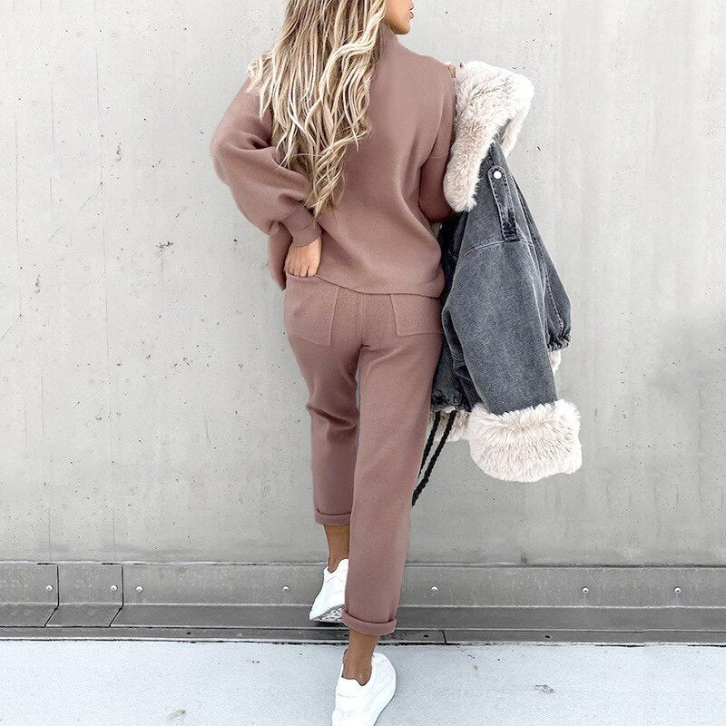 Hilda – Pullover y Pantalones Set