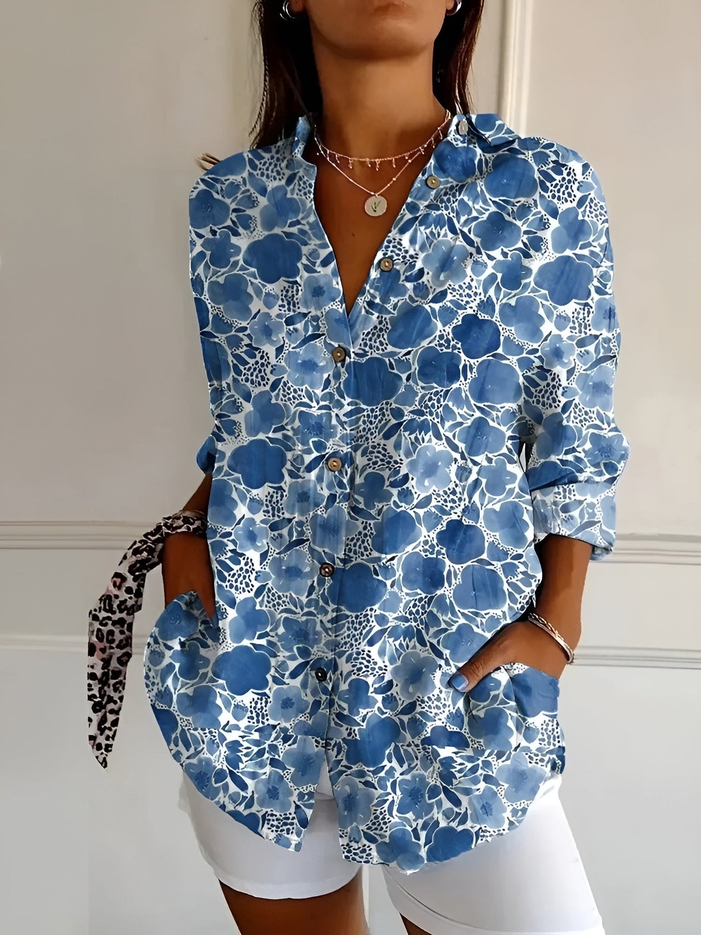 Marleen – Blusa con botones y mangas largas
